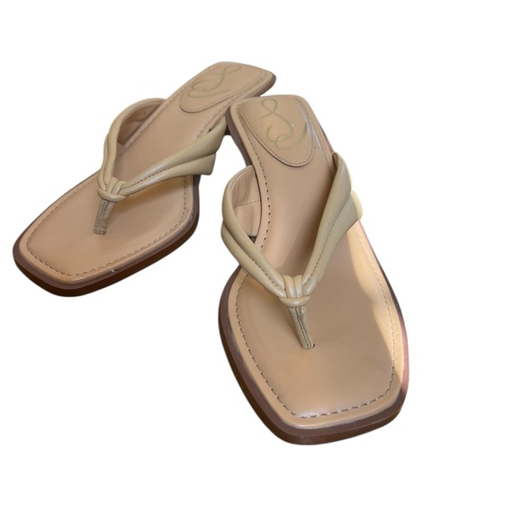 sam endelman Shoes - Sam Edelman Daphney Kitten Heel Thong Sandals. Size 7.5 new leather tan cushion